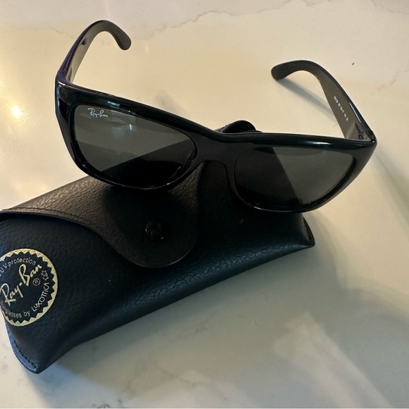 Ray  Ban sunglasses. - Picture 2 of 6